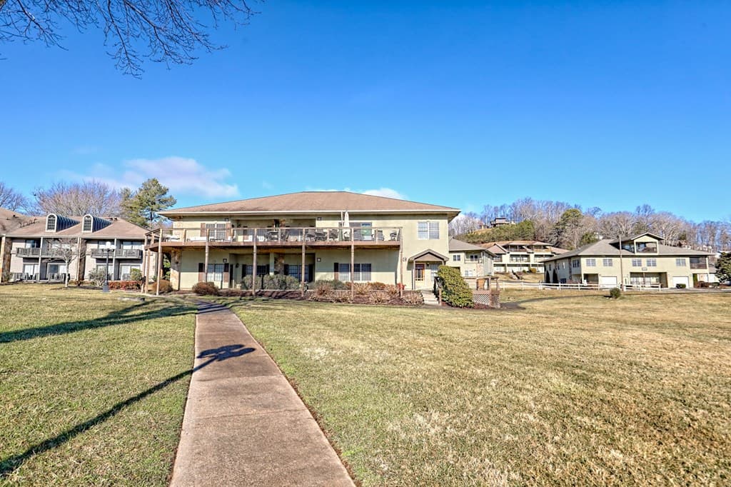 1688 Lakeview Drive 1d, Young Harris GA 30582 - Photo