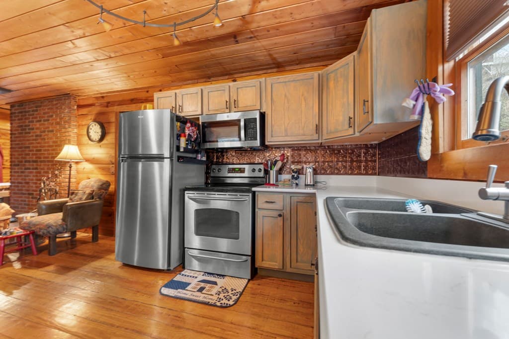 451 Summit Road, Otto NC 28763 - Photo