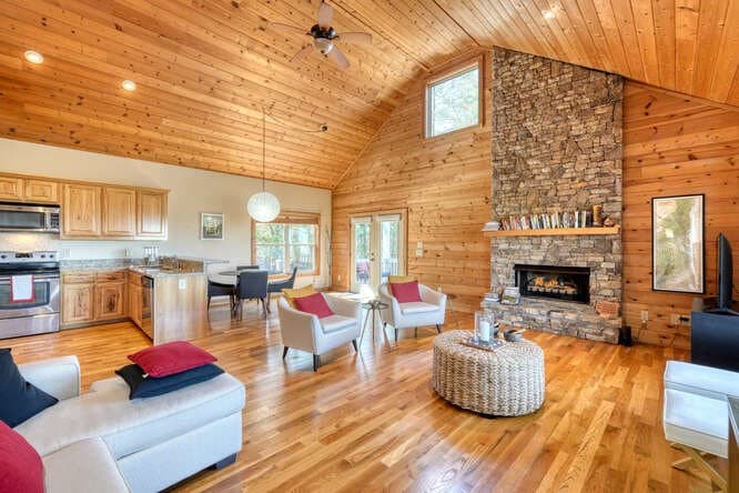 2081 Gallatin Road, Young Harris GA 30582 - Photo