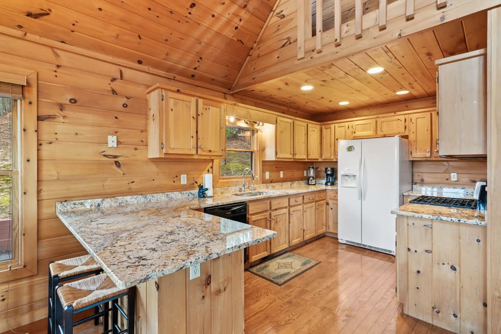 131 Toccoa Overlook Lane, Blue Ridge GA 30513 - Photo