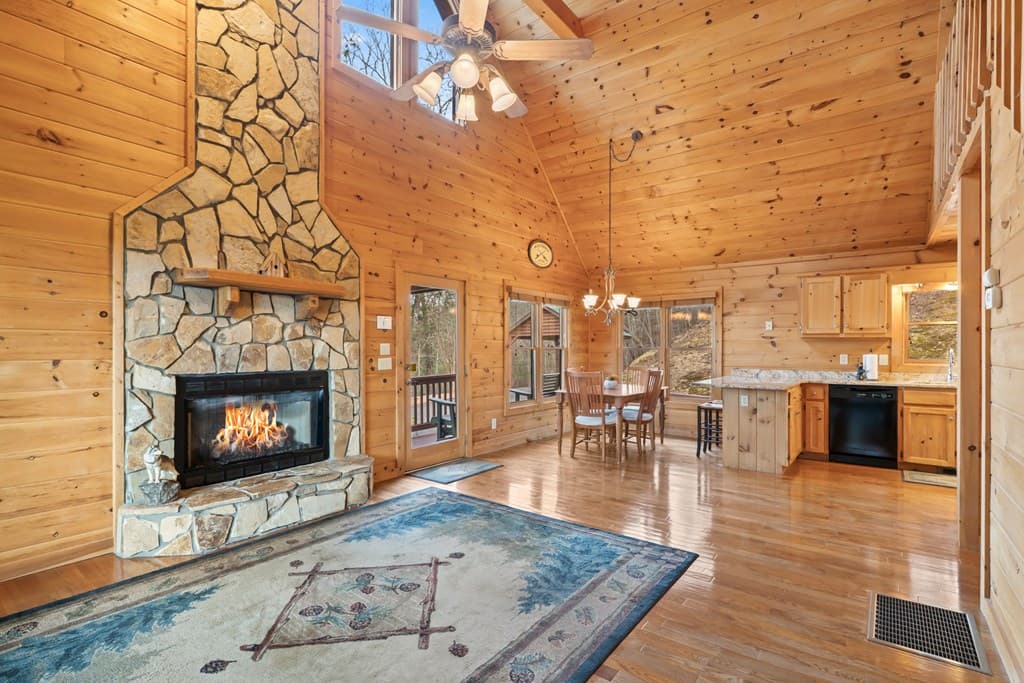 131 Toccoa Overlook Lane, Blue Ridge GA 30513 - Photo