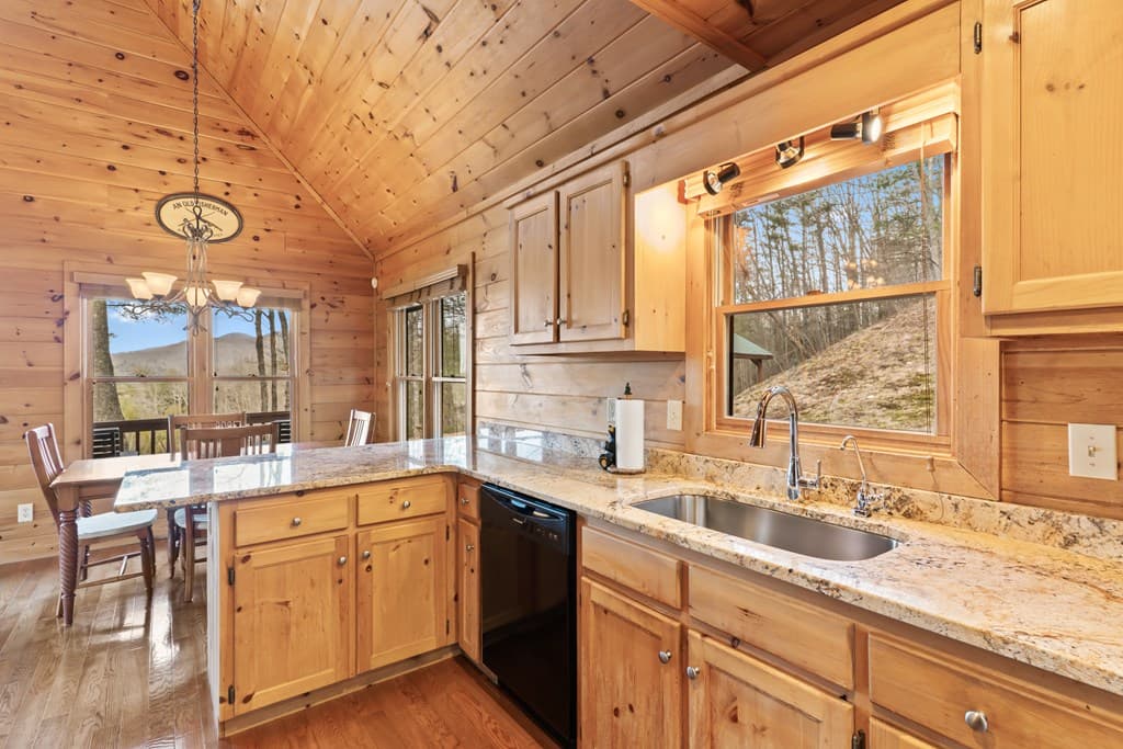 131 Toccoa Overlook Lane, Blue Ridge GA 30513 - Photo