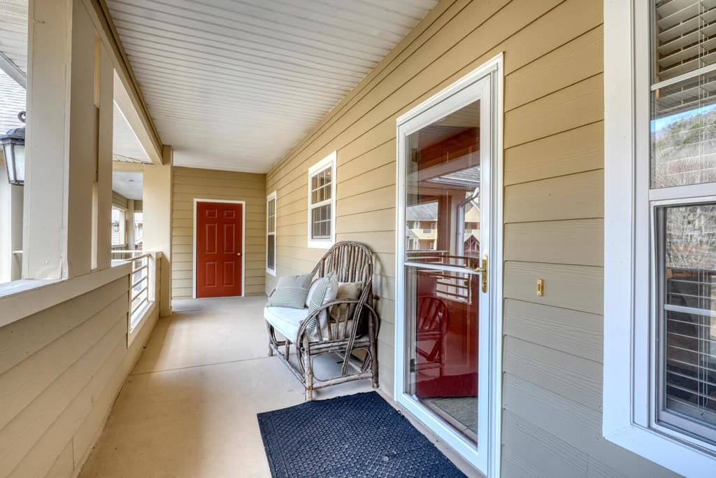 92 Glen Eagle Ct B303, Clayton GA 30525 - Photo