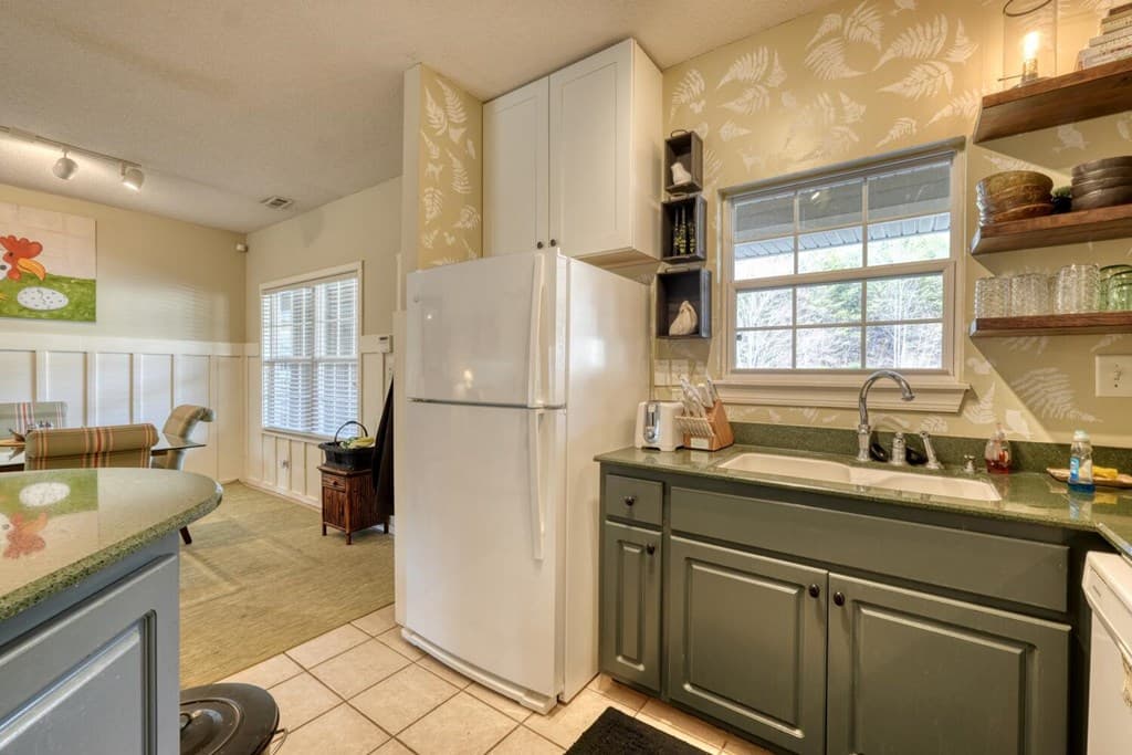92 Glen Eagle Ct B303, Clayton GA 30525 - Photo