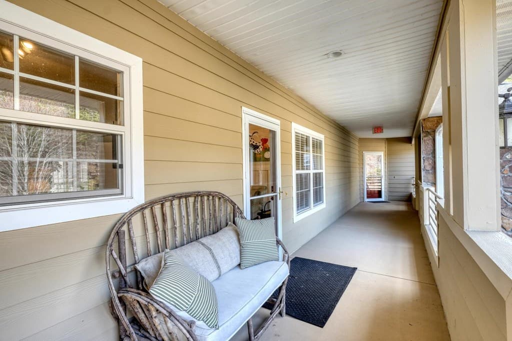 92 Glen Eagle Ct B303, Clayton GA 30525 - Photo