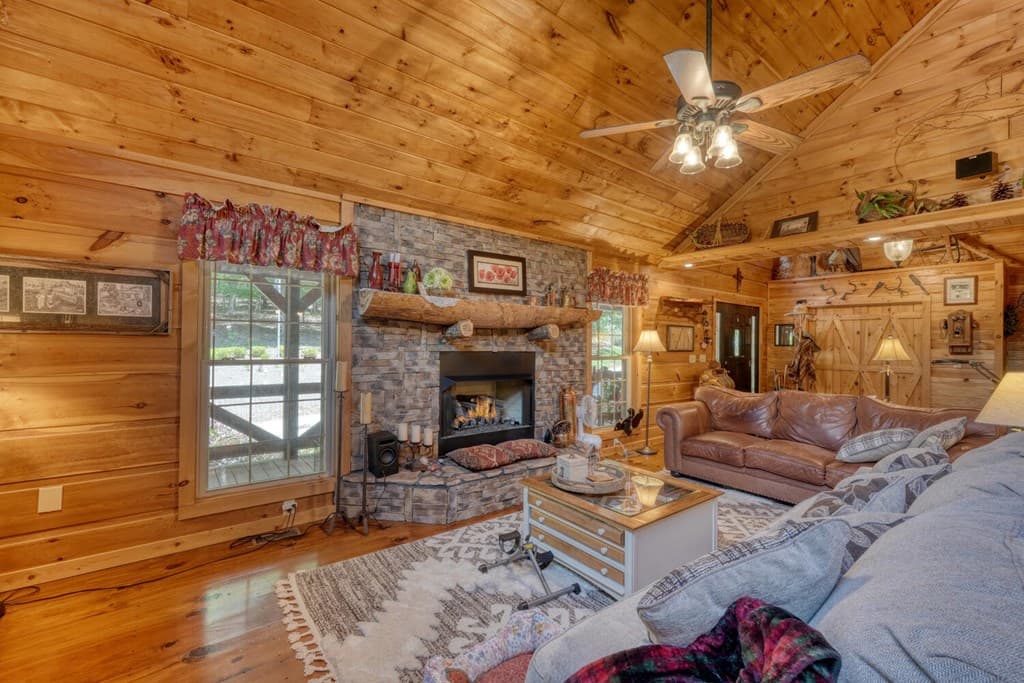885 Tomahawk Trail, Blairsville GA 30512 - Photo