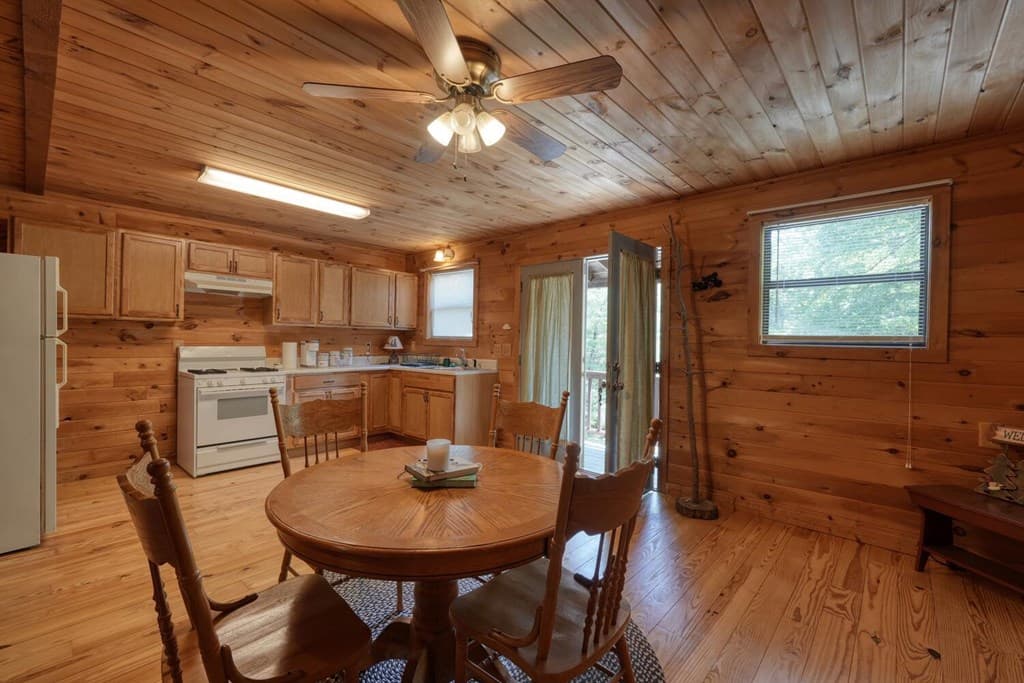 885 Tomahawk Trail, Blairsville GA 30512 - Photo