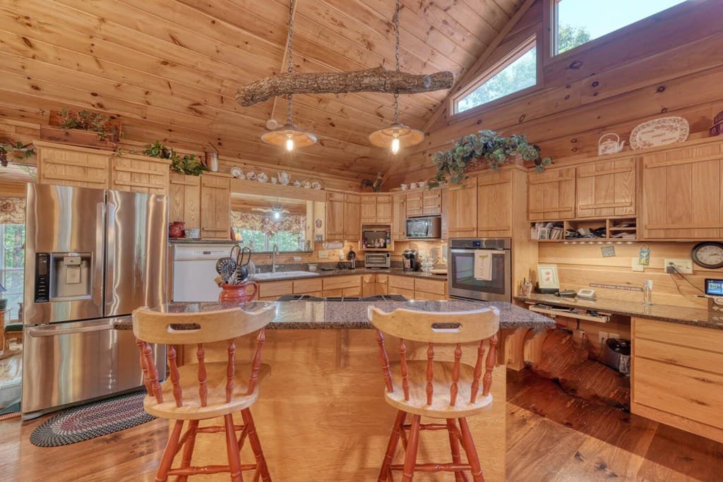 885 Tomahawk Trail, Blairsville GA 30512 - Photo