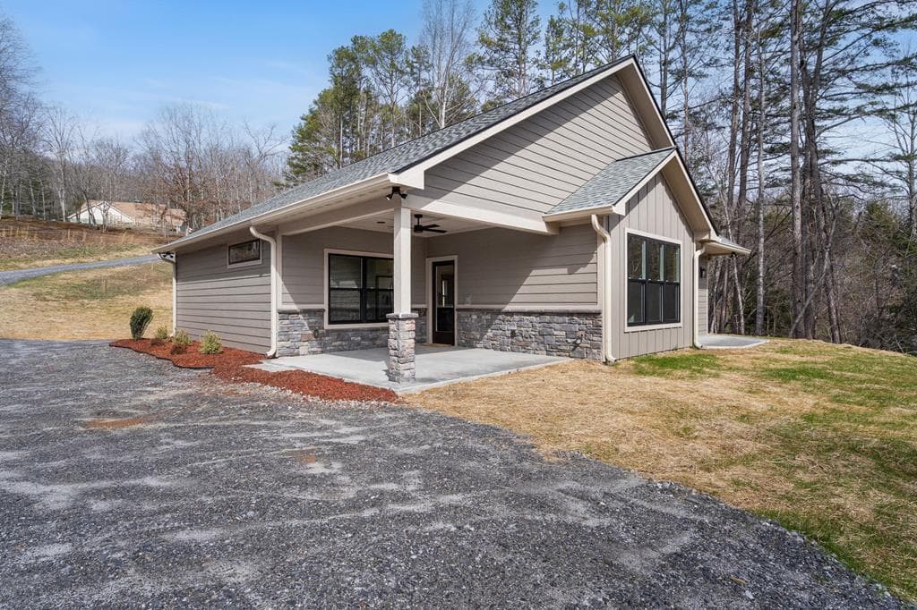 155 Ivy Knob Terrace, Hayesville NC 28904 - Primary photo