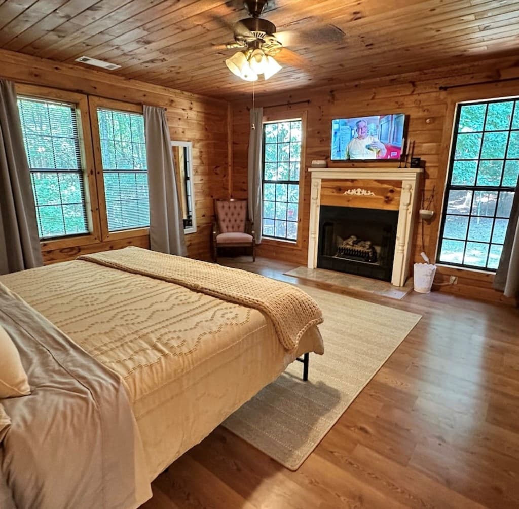 1704 Newport Drive, Ellijay GA 30540 - Photo