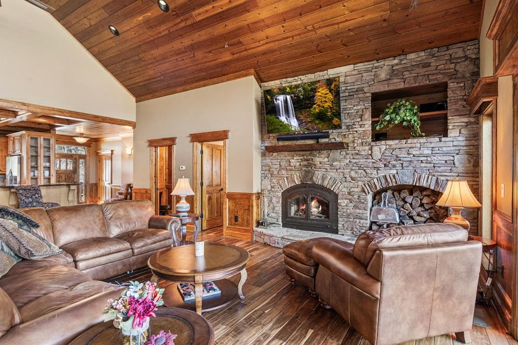 577 Beech Cove Drive, Hiawassee GA 30546 - Photo