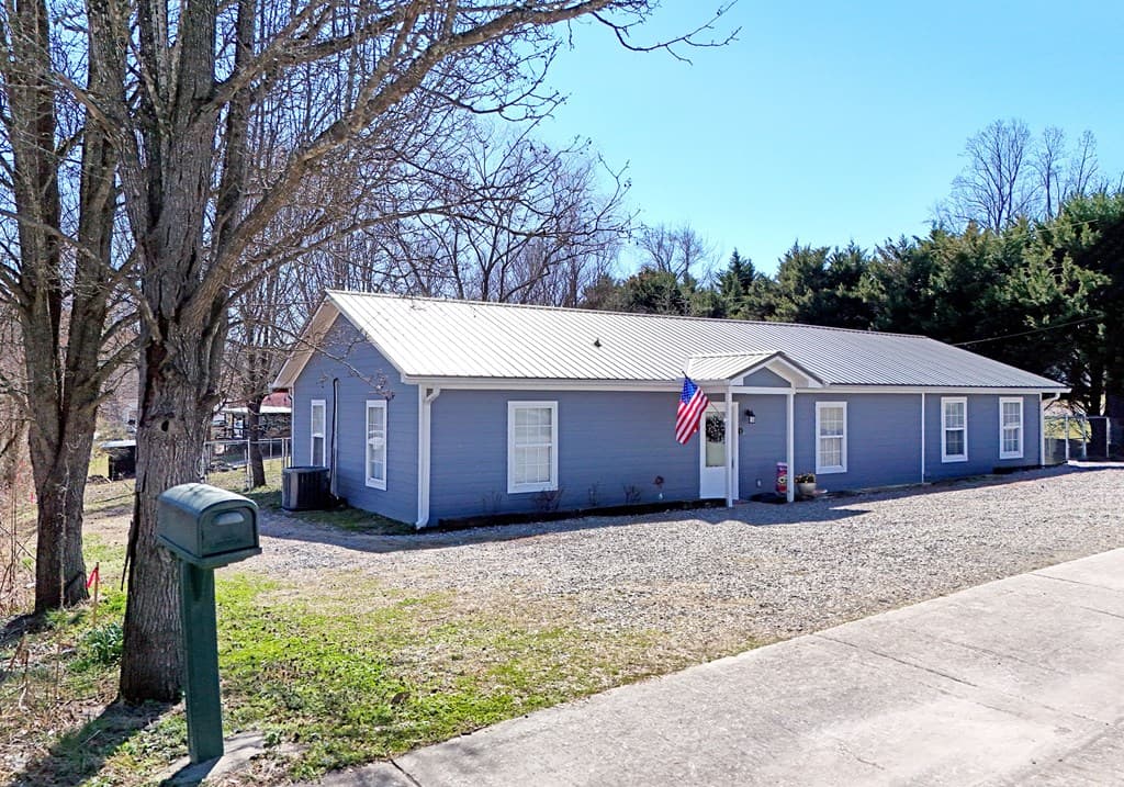 91 Hickory Street, Hayesville NC 28904 - Photo