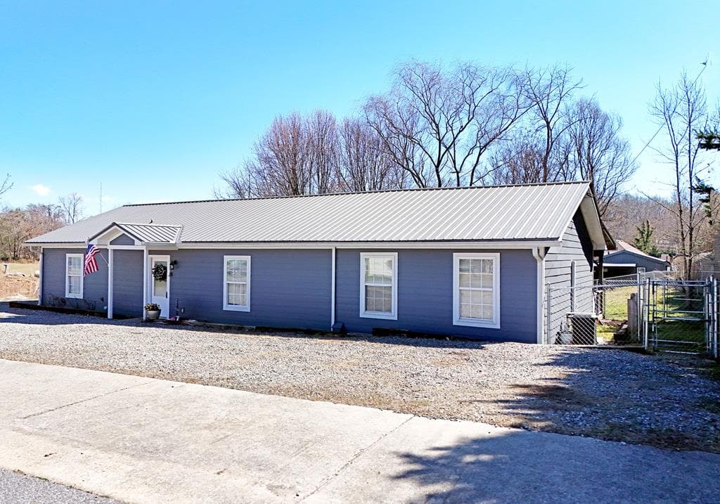 91 Hickory Street, Hayesville NC 28904 - Primary photo