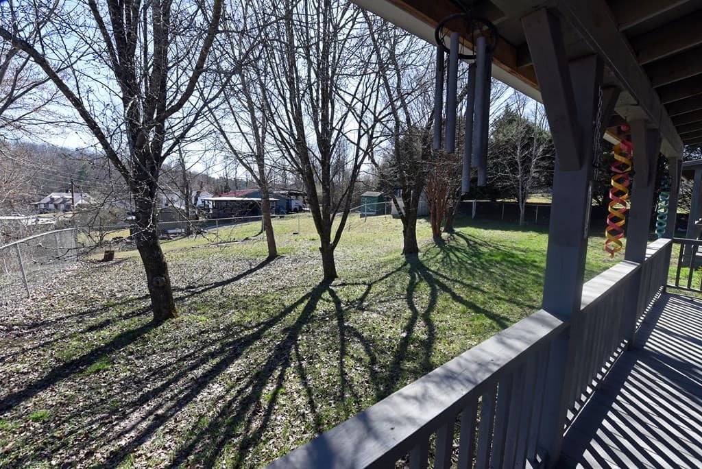 91 Hickory Street, Hayesville NC 28904 - Photo