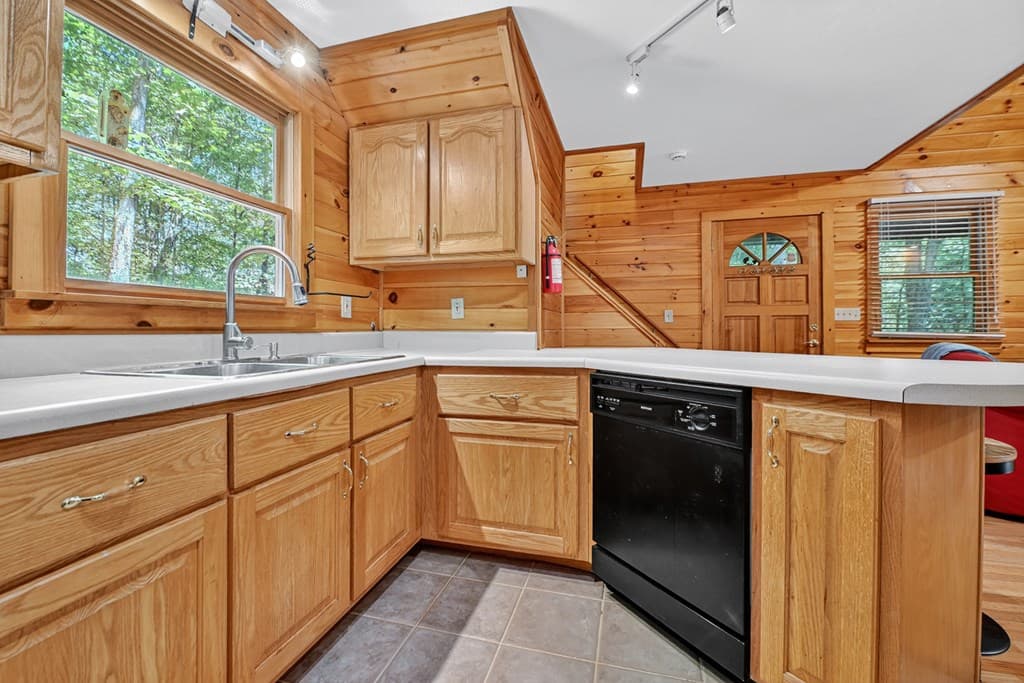 1466 Indian Trail, Mccaysville GA 30555 - Photo