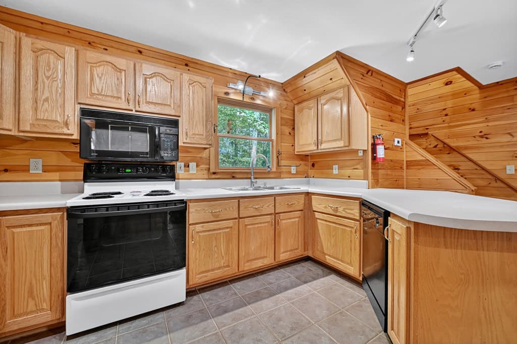1466 Indian Trail, Mccaysville GA 30555 - Photo
