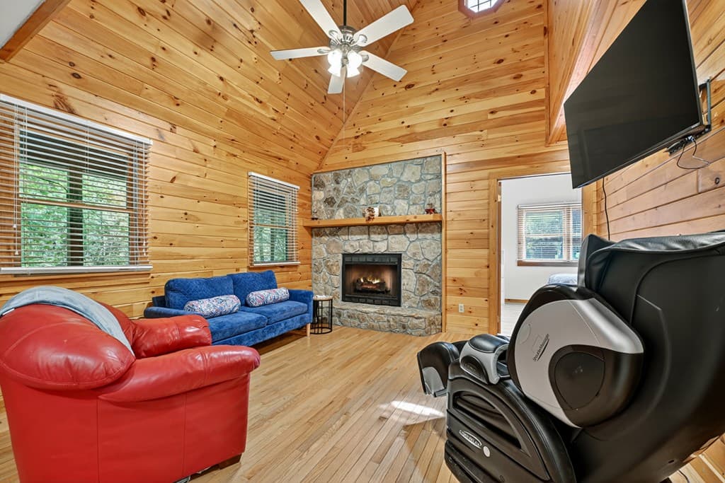 1466 Indian Trail, Mccaysville GA 30555 - Photo