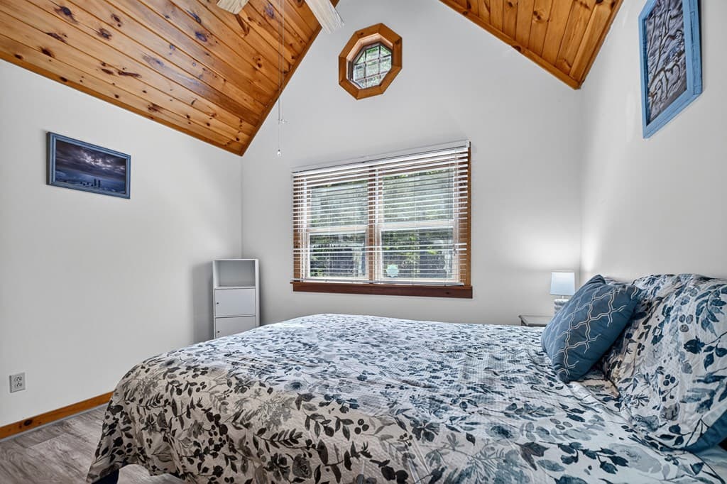 1466 Indian Trail, Mccaysville GA 30555 - Photo