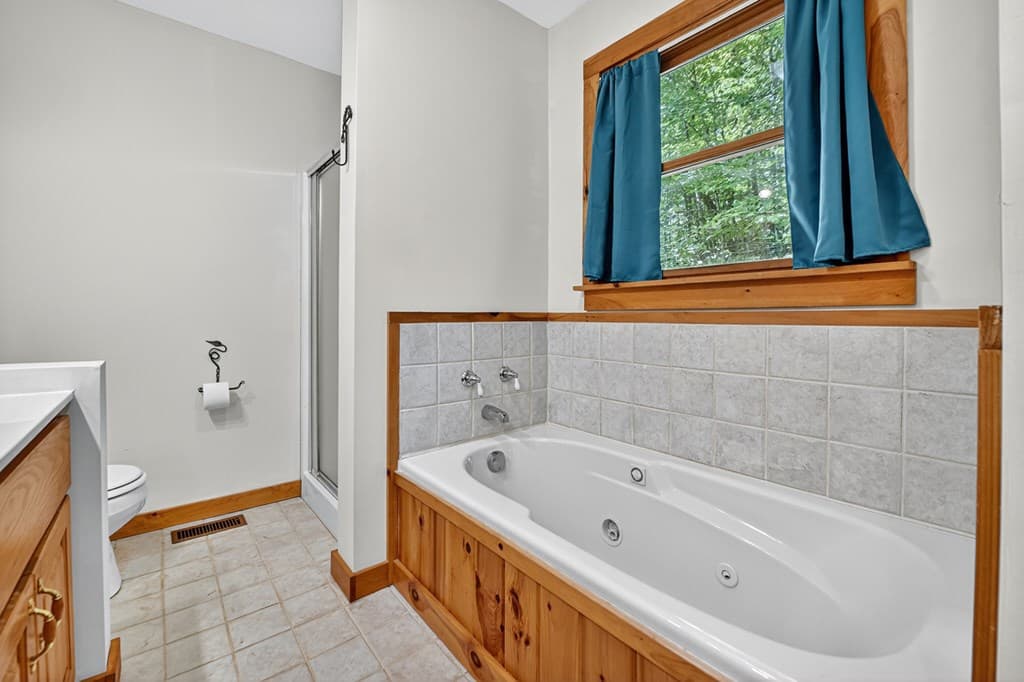 1466 Indian Trail, Mccaysville GA 30555 - Photo