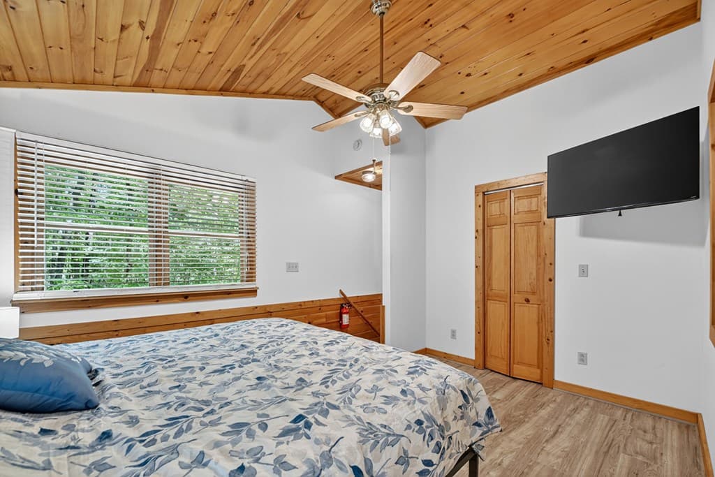1466 Indian Trail, Mccaysville GA 30555 - Photo