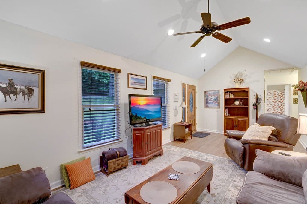125 Jess Hooper Drive, Hayesville NC 28904 - Photo