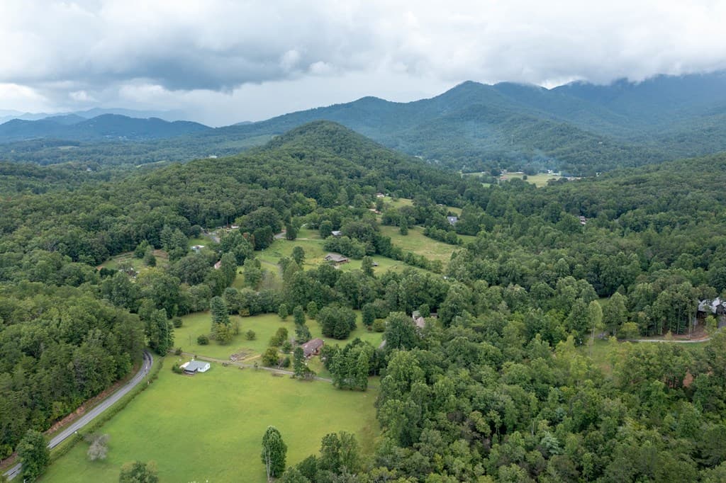 125 Jess Hooper Drive, Hayesville NC 28904 - Photo