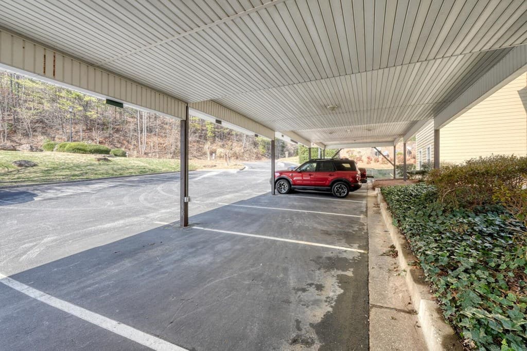 94 Glen Eagle Ct C202, Clayton GA 30525 - Photo