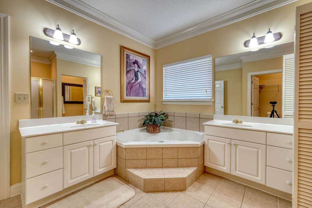 94 Glen Eagle Ct C202, Clayton GA 30525 - Photo