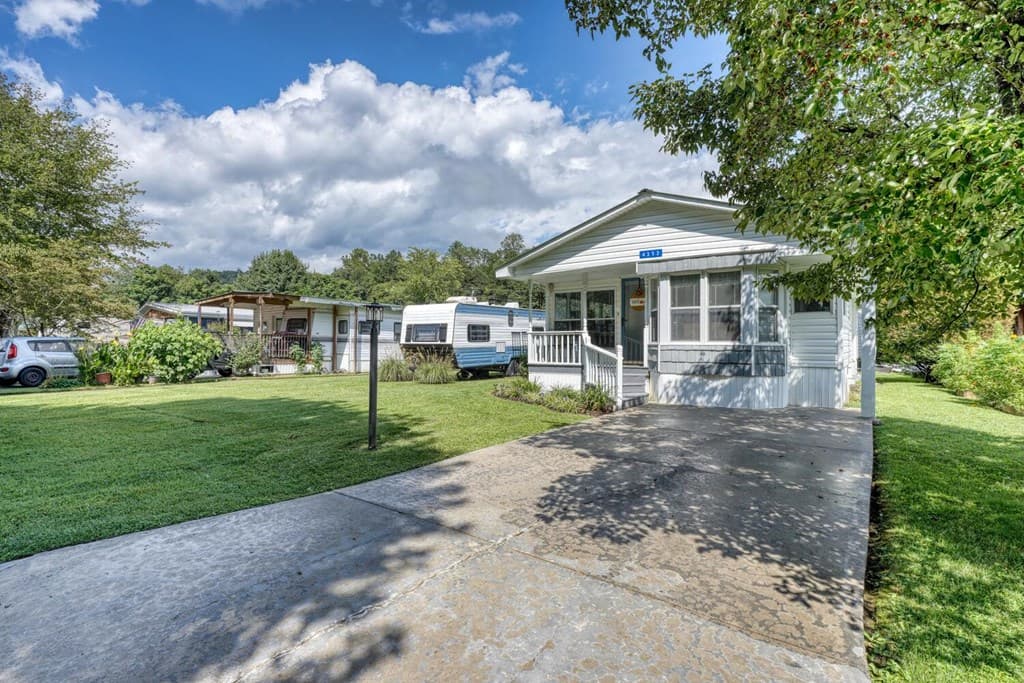 4353 Riverbank Run, Hiawassee GA 30546 - Photo