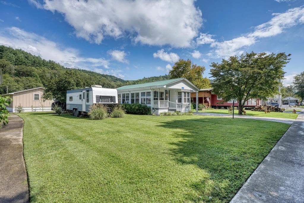 4353 Riverbank Run, Hiawassee GA 30546 - Primary photo