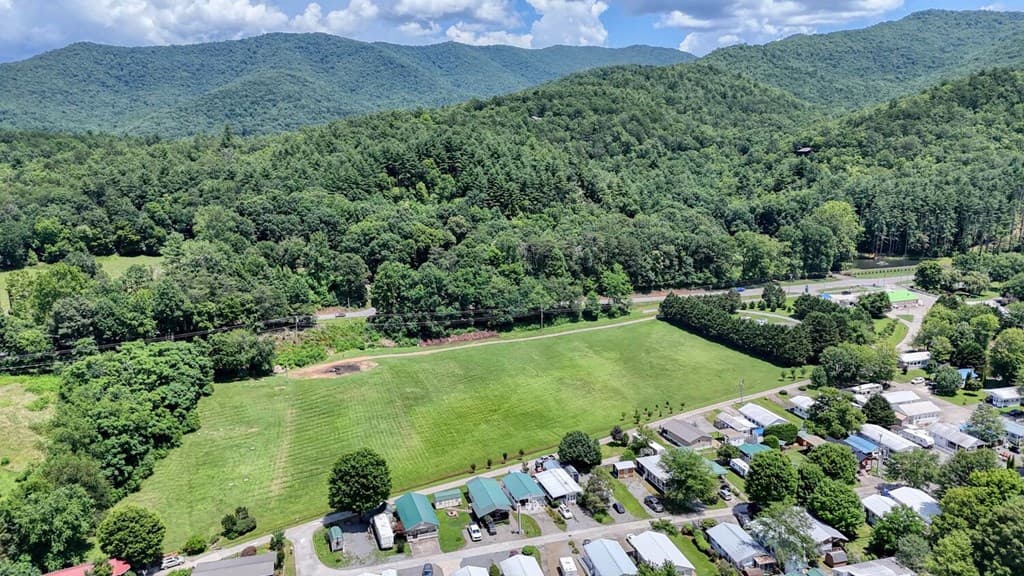 4353 Riverbank Run, Hiawassee GA 30546 - Photo