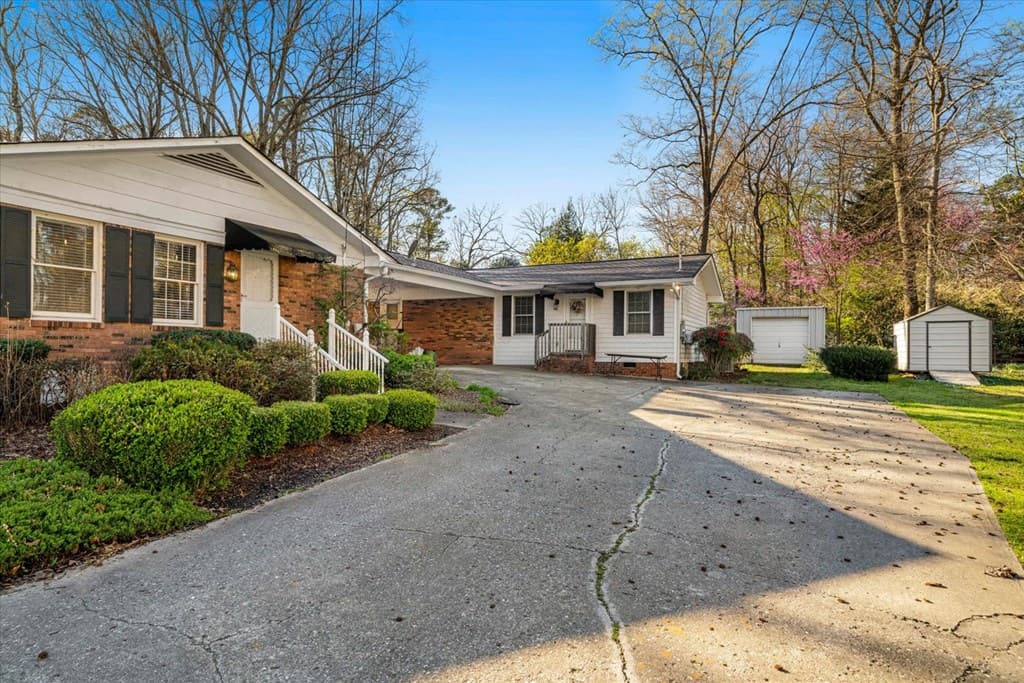 527 E Austin Dr, Chatsworth GA 30705 - Photo