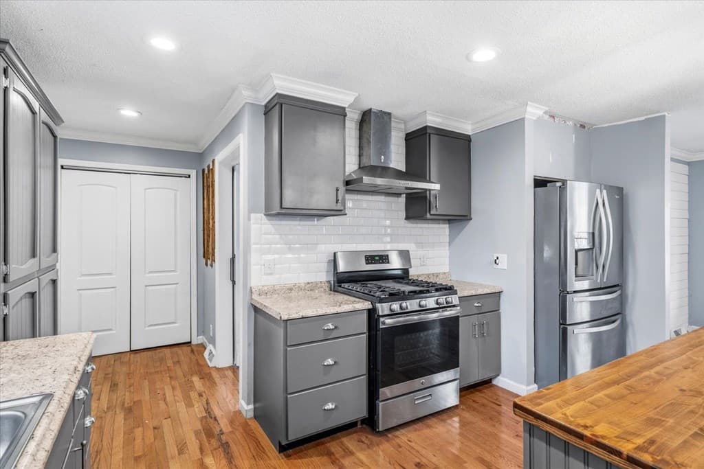 527 E Austin Dr, Chatsworth GA 30705 - Photo