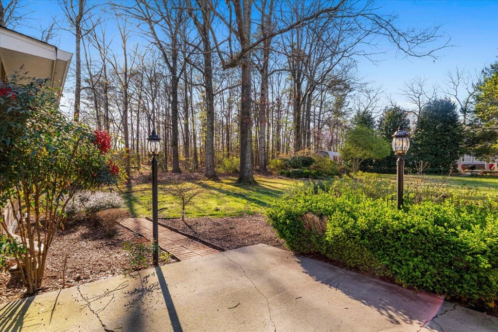 527 E Austin Dr, Chatsworth GA 30705 - Photo