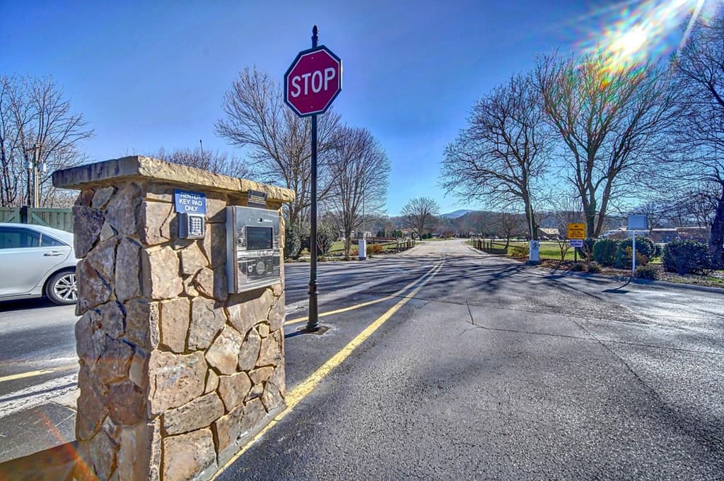 310 Mountain Creek Road, Blairsville GA 30512 - Photo