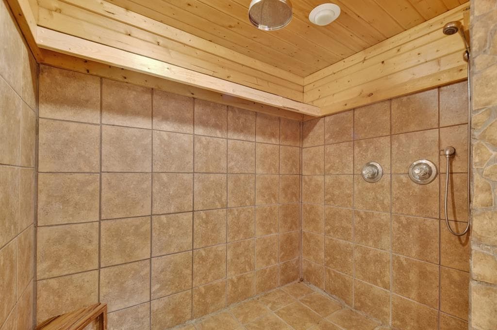 144 Emerald Cove Drive, Ellijay GA 30540 - Photo
