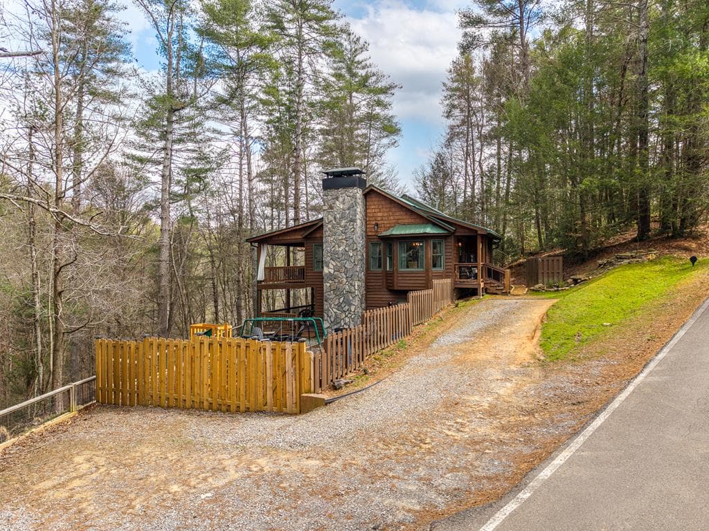 130 Clark Drive, Ellijay GA 30540 - Photo
