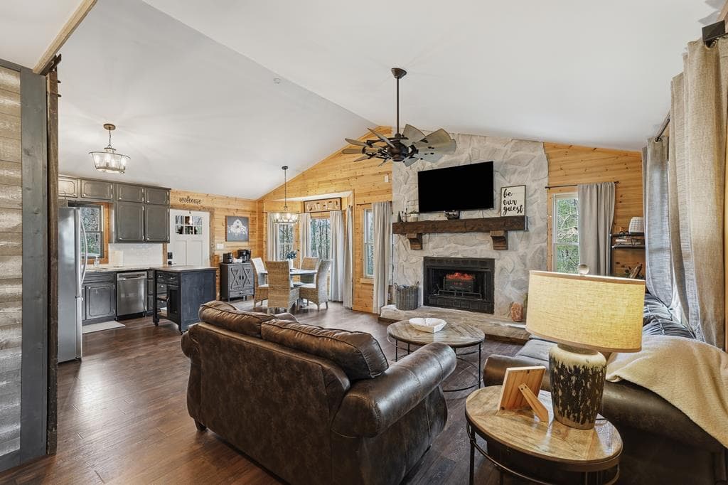 130 Clark Drive, Ellijay GA 30540 - Photo