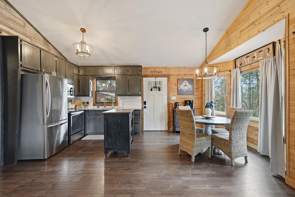 130 Clark Drive, Ellijay GA 30540 - Photo