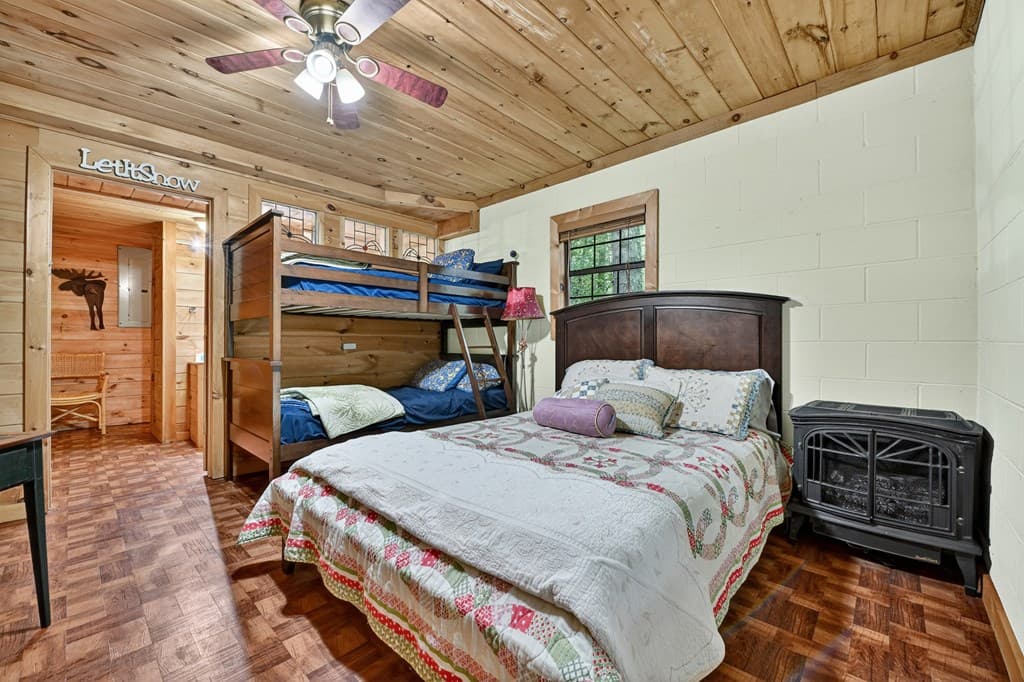430 Chestnut Ridge, Blue Ridge GA 30513 - Photo