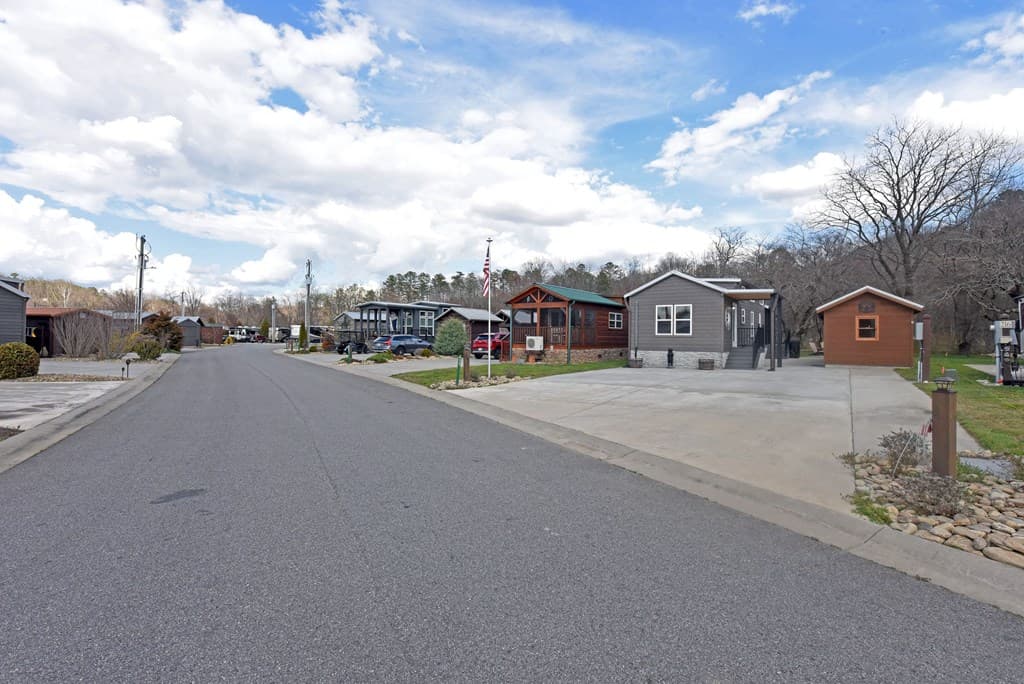 435 Golden Nugget, Blairsville GA 30512 - Photo