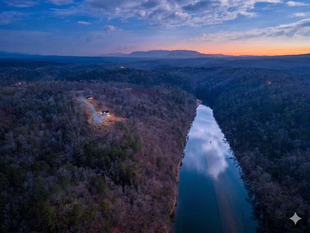 497 S Jakes Landing Way, Ellijay GA 30540 - Photo