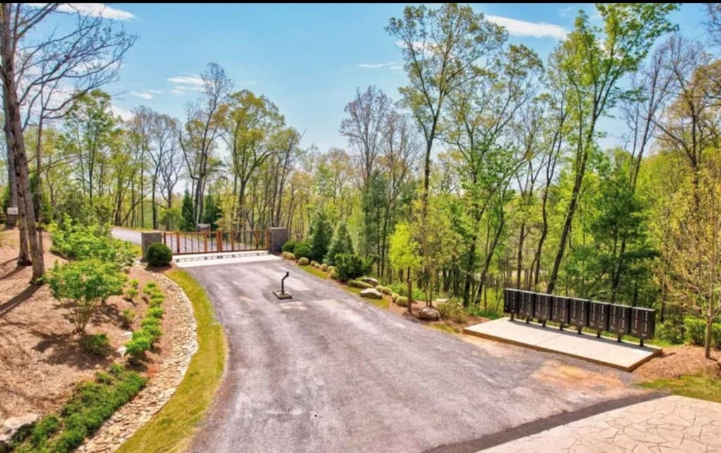 497 S Jakes Landing Way, Ellijay GA 30540 - Photo