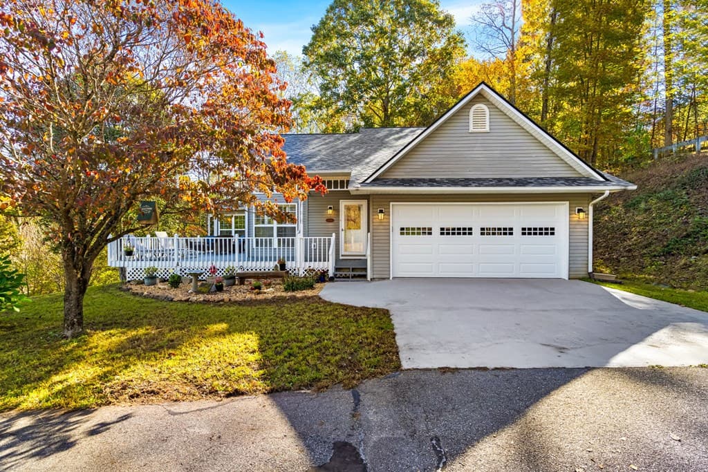 295 White Oak Drive, Warne NC 28909 - Photo