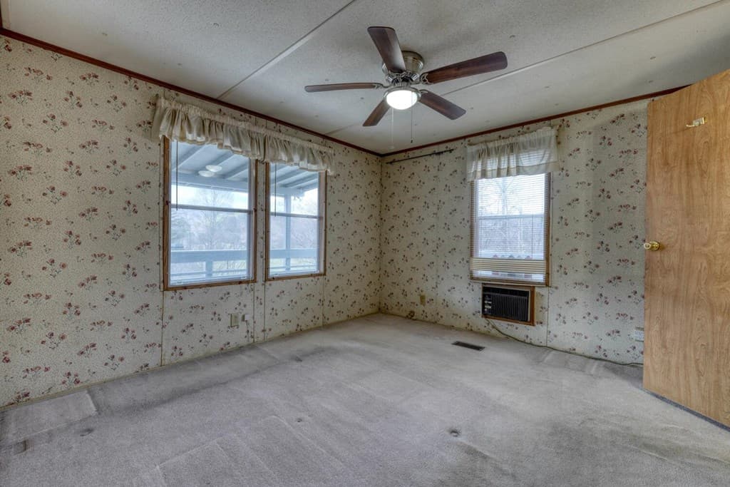 240 Ruby Lake Drive N, Hiawassee GA 30546 - Photo