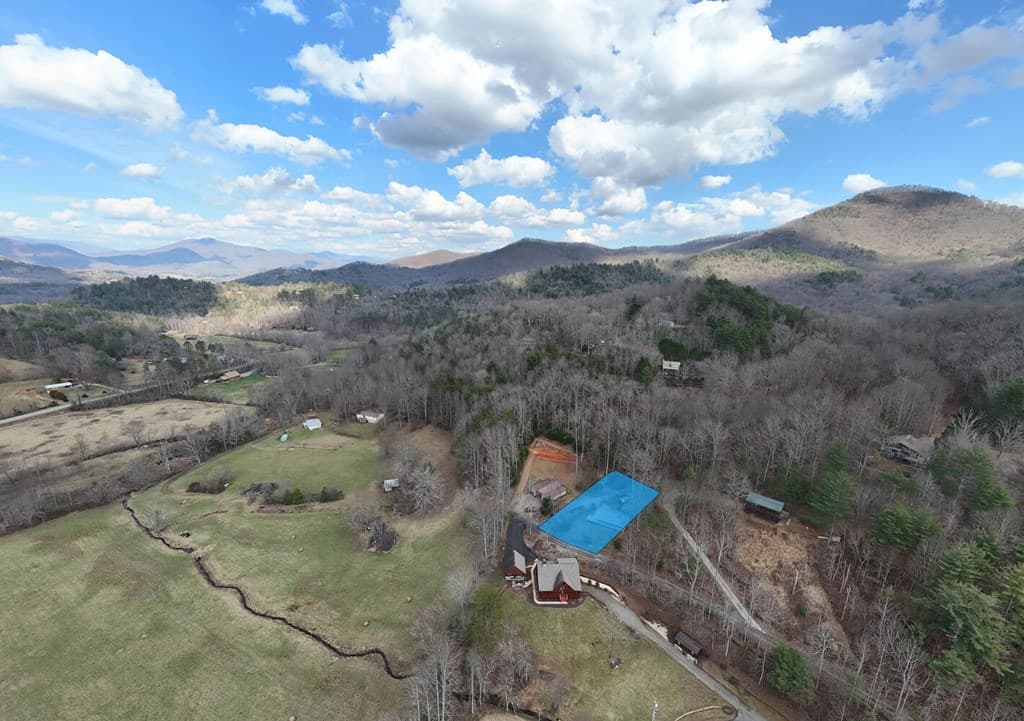 240 Ruby Lake Drive N, Hiawassee GA 30546 - Photo