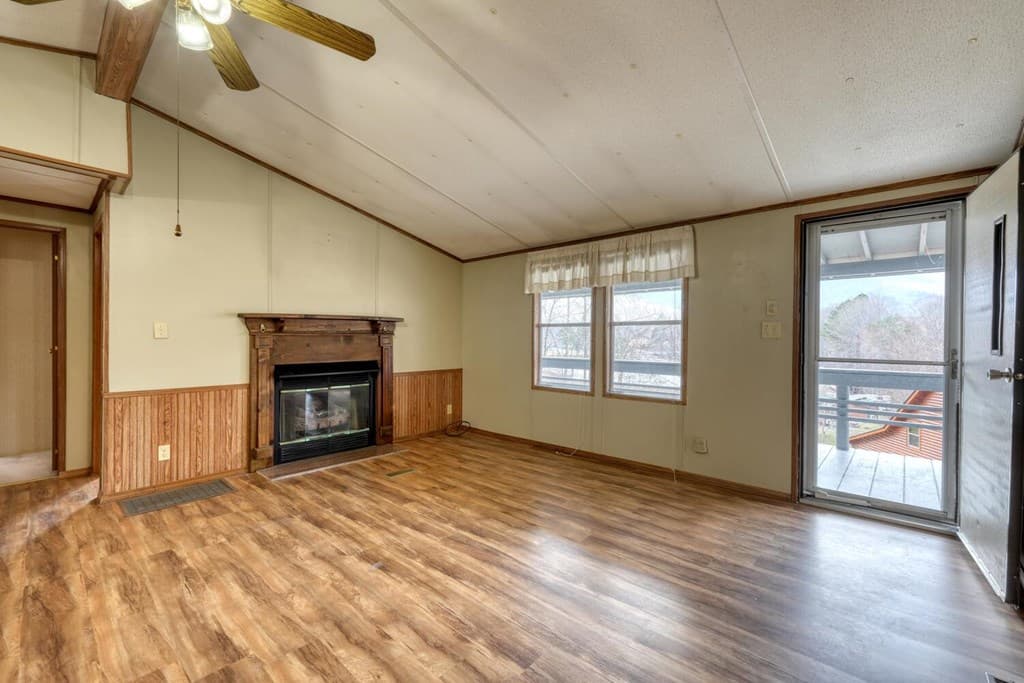 240 Ruby Lake Drive N, Hiawassee GA 30546 - Photo