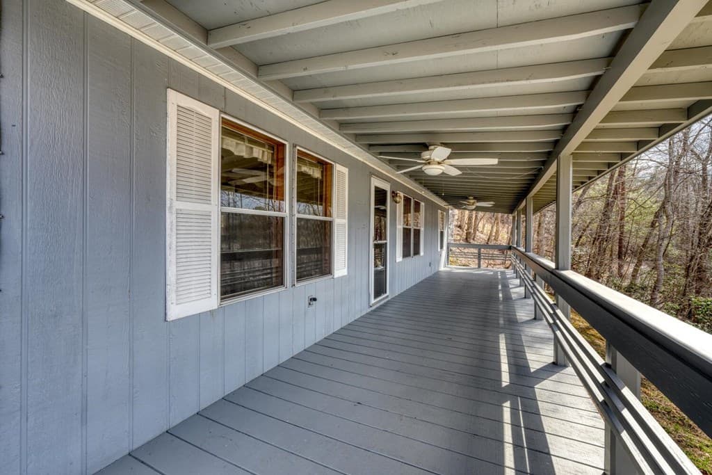 240 Ruby Lake Drive N, Hiawassee GA 30546 - Photo