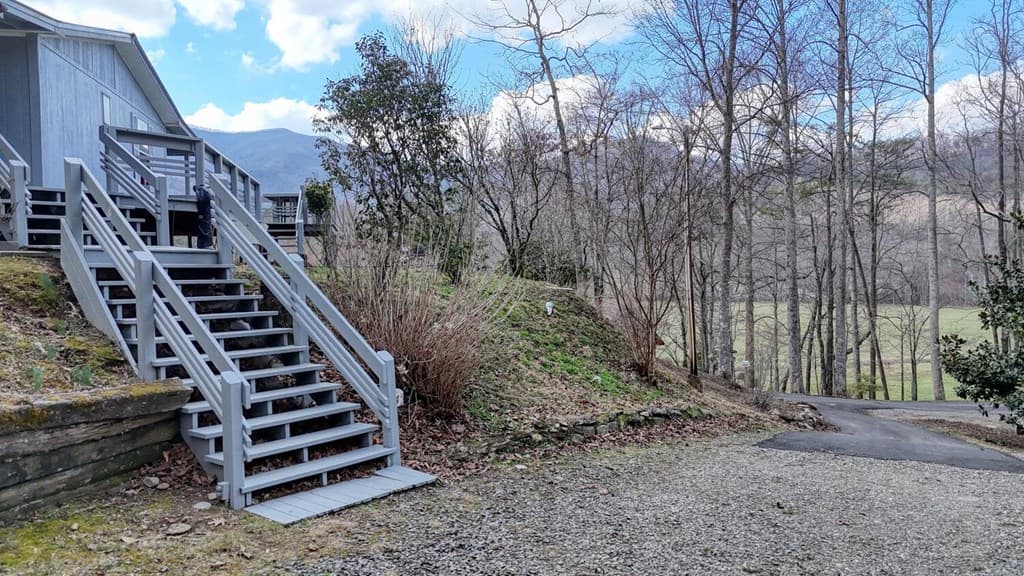 240 Ruby Lake Drive N, Hiawassee GA 30546 - Photo