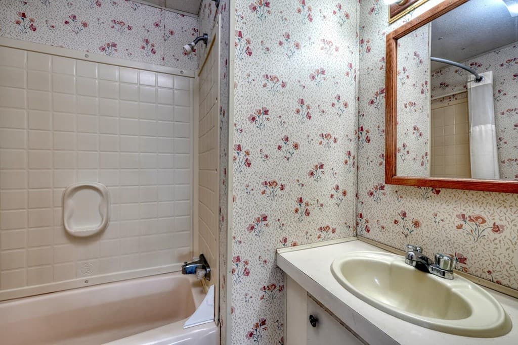 240 Ruby Lake Drive N, Hiawassee GA 30546 - Photo